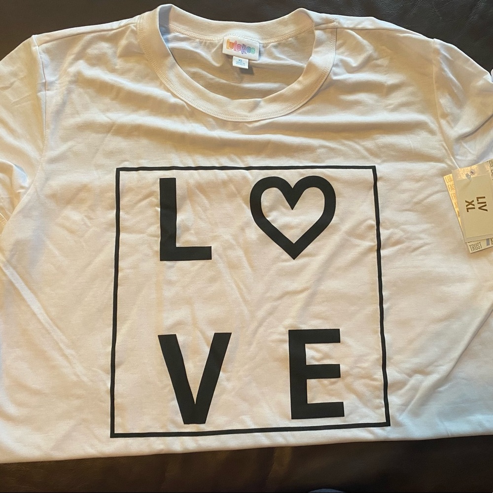XL LuLaRoe Liv Tee NWT